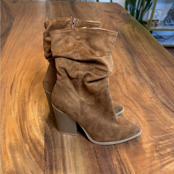 Report Brown Suede Heeled Boots - Picture 2 of 7